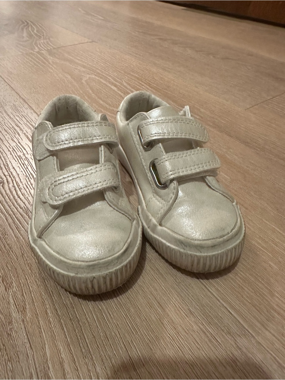 Kids Metallic White Velcro Sneakers